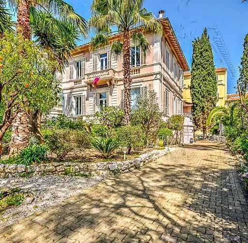 Villa Claudia Cannes Centre - ParkingVilla